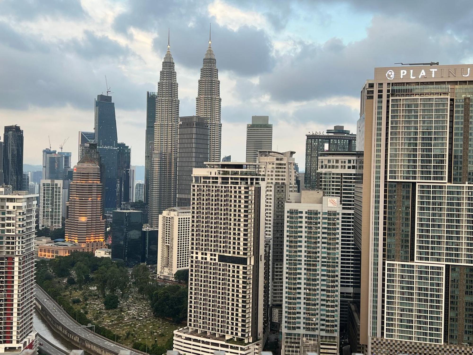 Pangsapuri Klcc The Luxe & Infinity Pool Kuala Lumpur